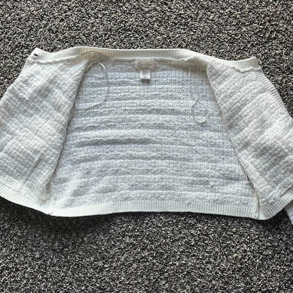 White Jessica Simpson Cropped Cardigan w/Pearl Buttons and Pockets, size medium - Picture 4 of 8